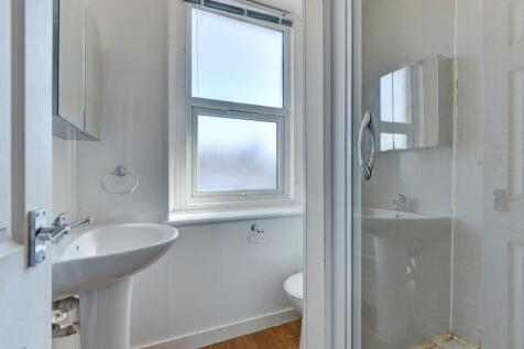 23 Hollingbury Road Bathroom 2