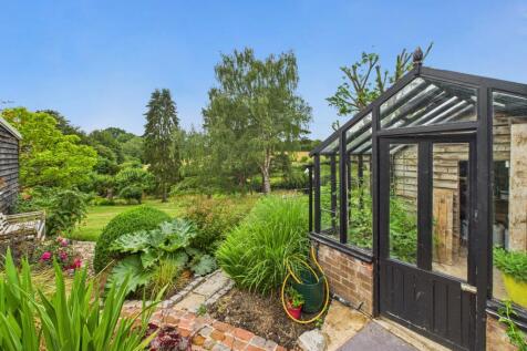 CAM02909G0-PR0442-STILL013