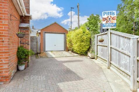 Driveway/Parking