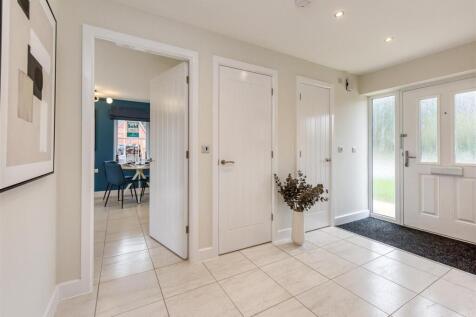 28 Cobham Close-11.jpg