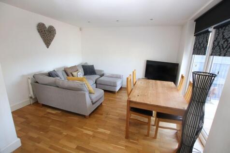 Sitting dining room photo 2