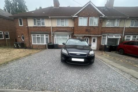 ** Zero Deposit Guarantee Available **
A well presented three bedroom mid terrace offered unfurnished - available now.