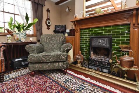 Sitting Room Feature