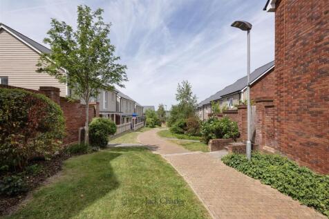 7 High Tree Lane, TN2 3FR 005.jpg