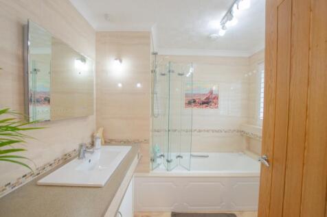 18 Lanhydrock View TPS Bodmin 01208 74182-12