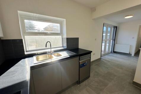 Open plan kitchen dining.jpg