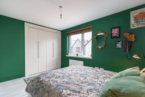 3 bed, 1 bath End of Terrace in Leeds - Photo 11