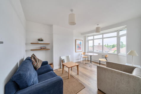Sitting/Dining Room