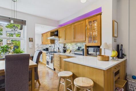 Kitchen Dining room