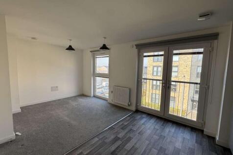 Bright 1 bedroom property available for rent. Viewings cannot be booked over the phone. Please request details/email agent and complete the link sent to you. We will be back in touch if we are able to