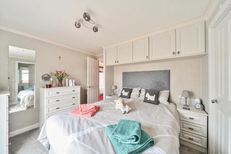 MASTER BEDROOM 2