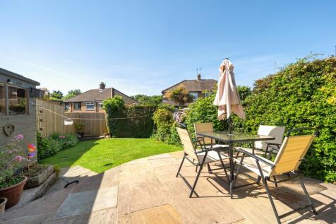 Delightful sunny rear garden