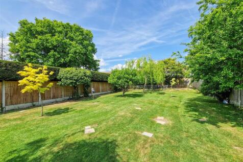 Stunning 150ft garden