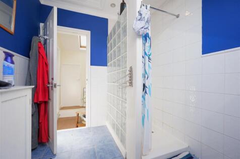 Shower Room (Second Floor)