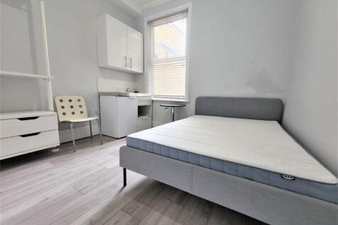 *** INCLUSIVE OF COUNCIL TAX, GAS AND WATER BILLS EXCEPT ELECTRICITY*** Neptune Homes are delighted to offer for rent a recently fully refurbished property. This flat is offered with furniture, double