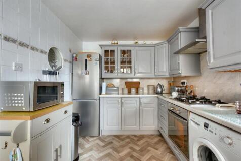 Kitchen_1.jpeg