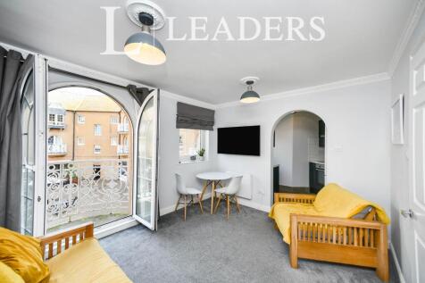 Lounge to kitchen