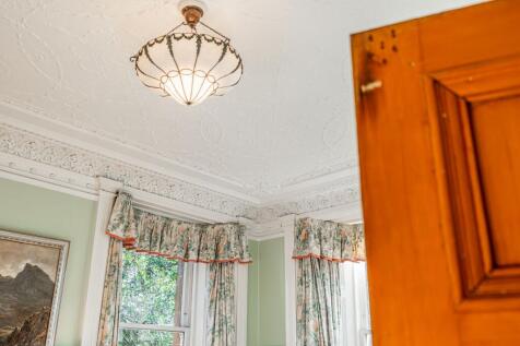 5 bed, 3 bath Detached in Glasgow - Photo 9