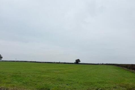 Optional 1-acre paddock in addition to good sized rear garden