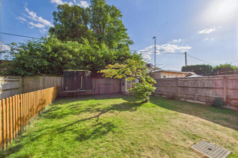 CAM01354G0-PR0558-STILL030