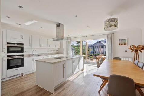 A11 - 31 Baltic Way Totnes - 260820.jpg