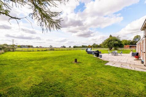 Ashton House (Kirton)-19.jpg