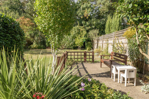 1349782-4-68bef3e...