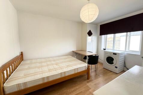 *WIFI Included* A well-presented furnished self contained studio apartment located in the vibrant area of Finsbury Park.