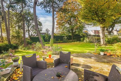 7 bed, 4 bath Detached in Sheffield - Photo 11