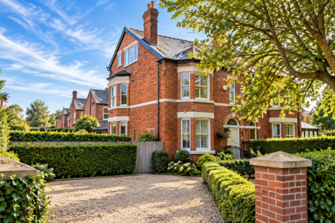 5 Bedroom Semi Detached for Sale