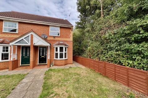 2 Bedroom Semi-Detached in PE2 6SJ