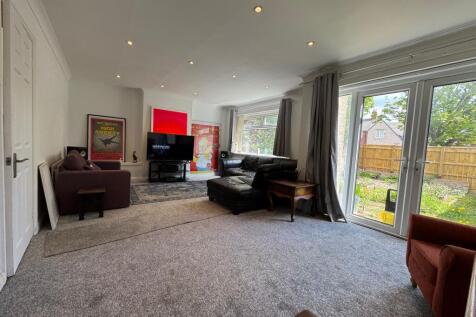 Lounge/dining room