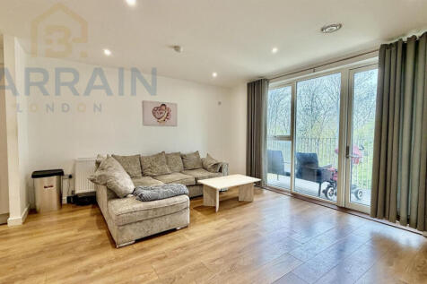 2 bedroom for sale, East london, E6 By Barrain Lon