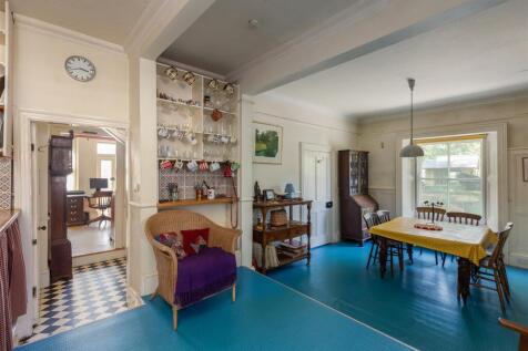 Undercliffe 1 Kitchen Dining Room-2.jpg