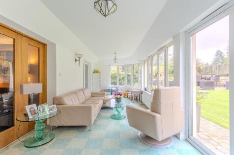7 bed, 6 bath Detached Villa in Glasgow - Photo 16