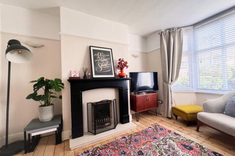 LIVING ROOM (2).jpeg