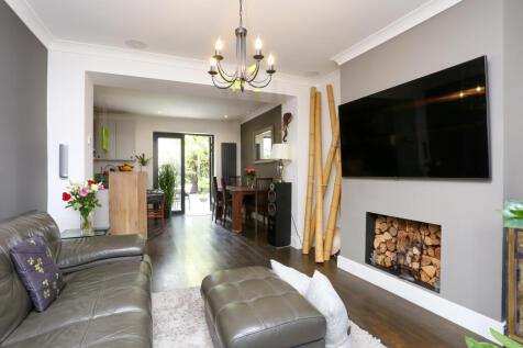 2 Russell Road-8.jpg