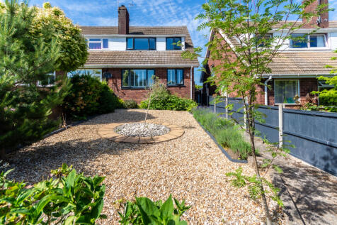 3 bed semi-detached house for sale Richmond Road,