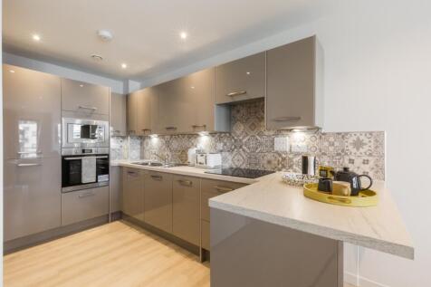 6 Hi Gloss Kitchen