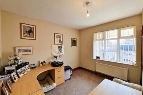 Double bedroom/reception room