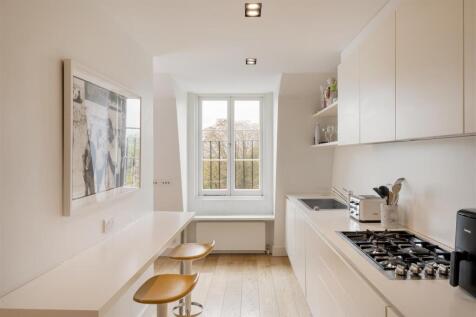 Maskells-F13 Airlie Gardens-10_Hi.jpg