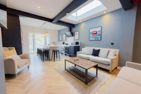 7 Bedroom Semi-Detached in M14 5AR