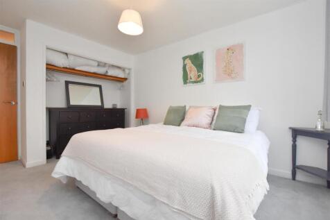 Bedroom Shot 2.jpg