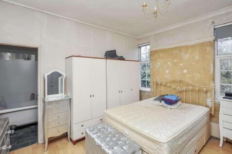 Flat 16 Astra Court East, Astra Close, Hornchurch, Essex, RM12 5NJ