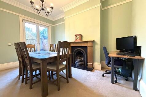 REAR RECEPTION ROOM