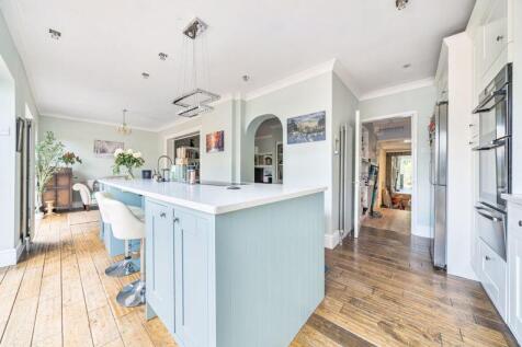 Kitchen Diner angle 3