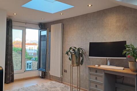 27 Station Road New loft 2.jpg