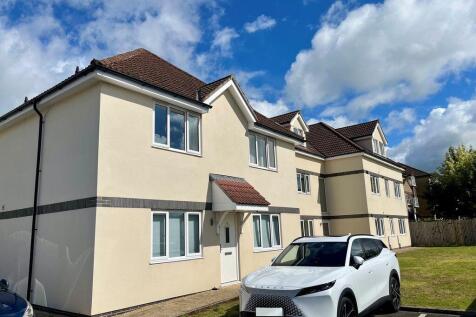 8 Knights Court 36 Imber Road