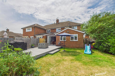 CAM03218G0-PR0694-STILL026