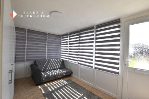 ENTRANCE PORCH / RECEPTION HALLWAY